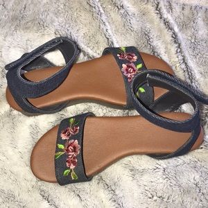 Cato’s platform print sandals